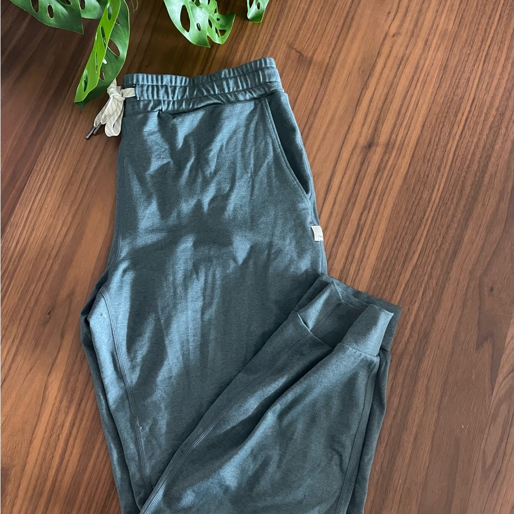 Green Vuori Performance Joggers